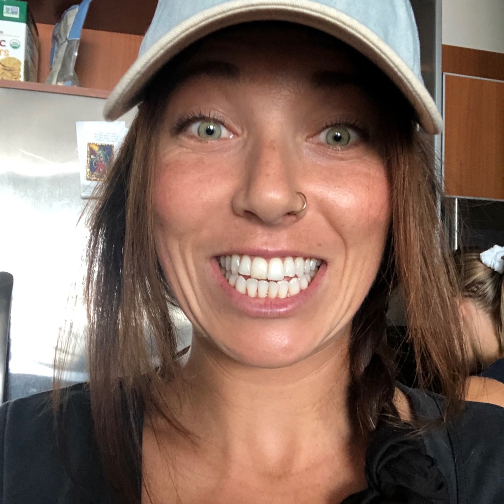 Meet your Posher, Claudia